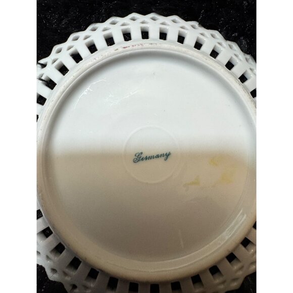 Vintage Germany Pierced Scalloped Gold Edge Lattice Porcelain Plate Rose Garland - Picture 6 of 7